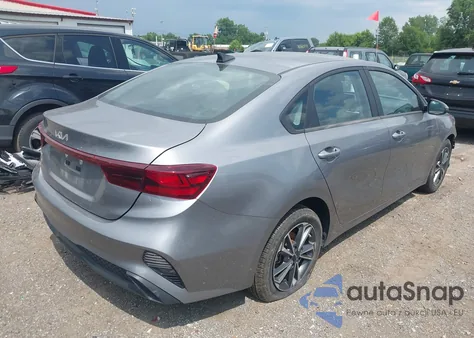 2023 Kia Forte Lxs z USA, uszkodzony, nr VIN 3KPF24AD1PE635307